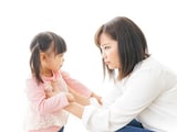 体罰は“愛の鞭”ではなく違法！ しつけと虐待の境界線は？ 医師が教える育児に限界を感じたときの対処法