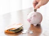 遺族年金は非課税ですが、預貯金が多くても生活保護は受けられるのでしょうか？