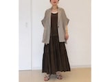 「汗で服がベタベタはりついて気持ち悪い」40代が避けたい「真夏のNG素材」とOKコーデ