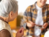 「介護費用が心配。医療費がかかるとなるとさらに心配」だけど…72歳女性が孫へのお金を惜しまない理由