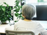 年金月16万円「現職の雇用は70歳まで、元気なうちは働いていたい」67歳女性の年金以外の収入