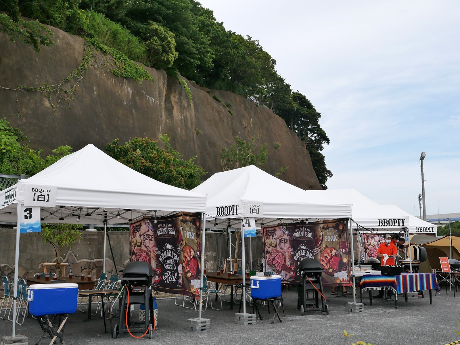敷地内にはBBQやキャンプが楽しめるスペース「BBQPIT横浜＆CAMP」も