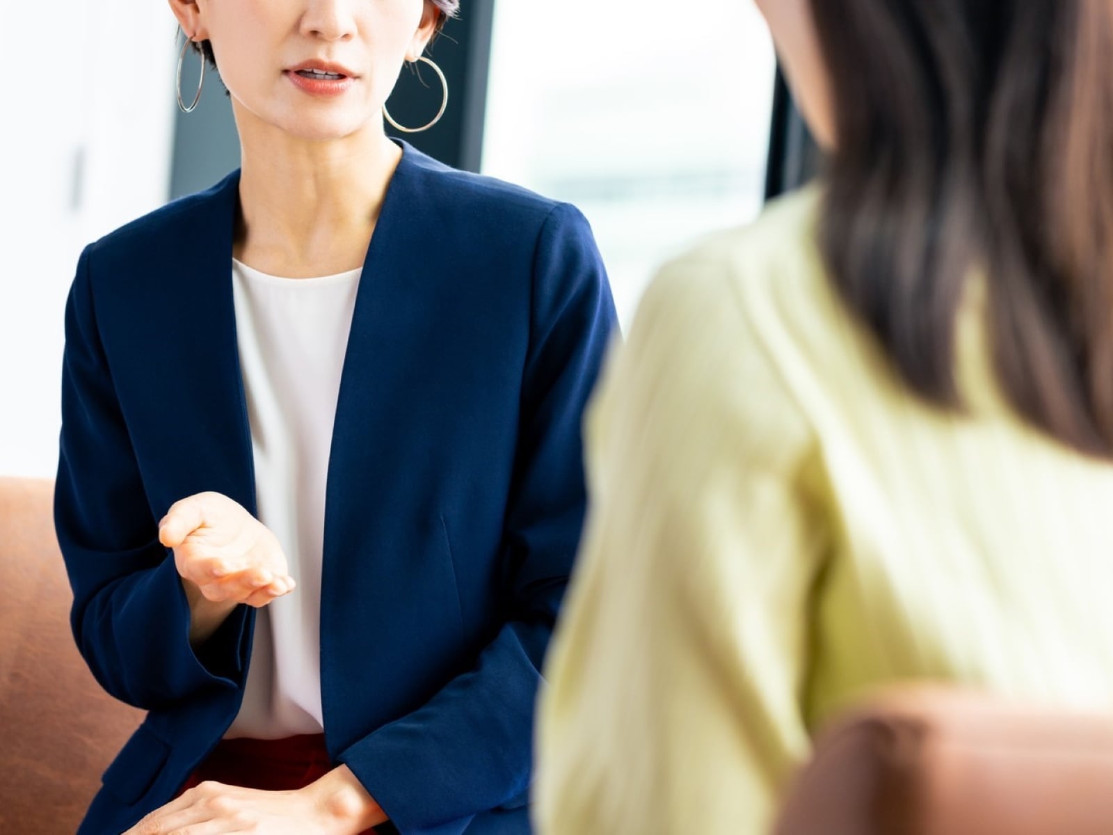 学生気分が抜けない新入社員の相づちが「それな～」。注意しても不機嫌になってしまう……