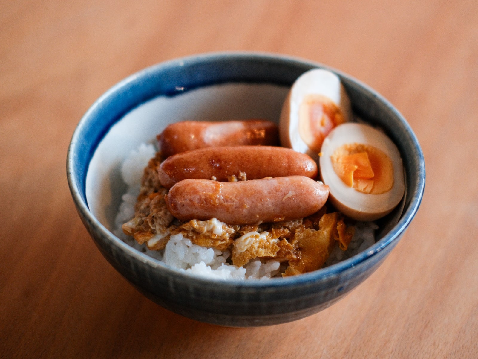 毎日の食卓に彩りを添えてくれる器