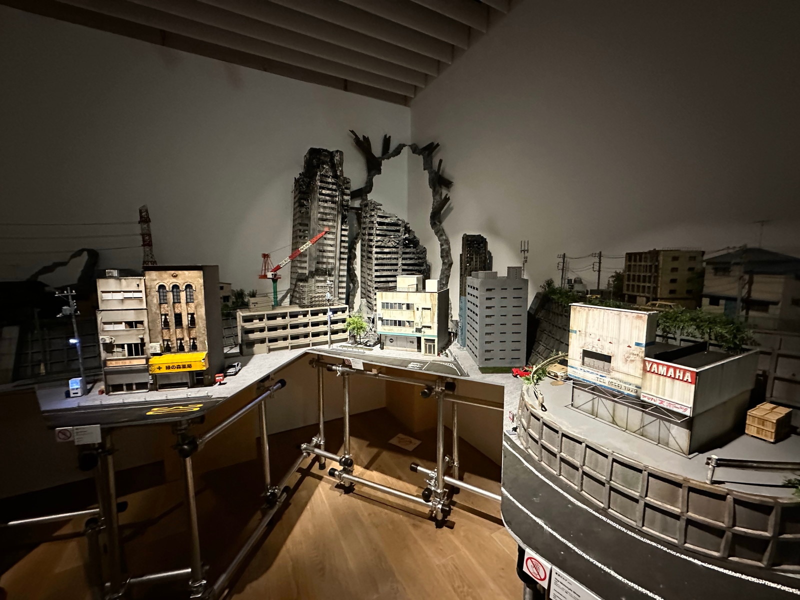 ゴジラ・THE・アート展