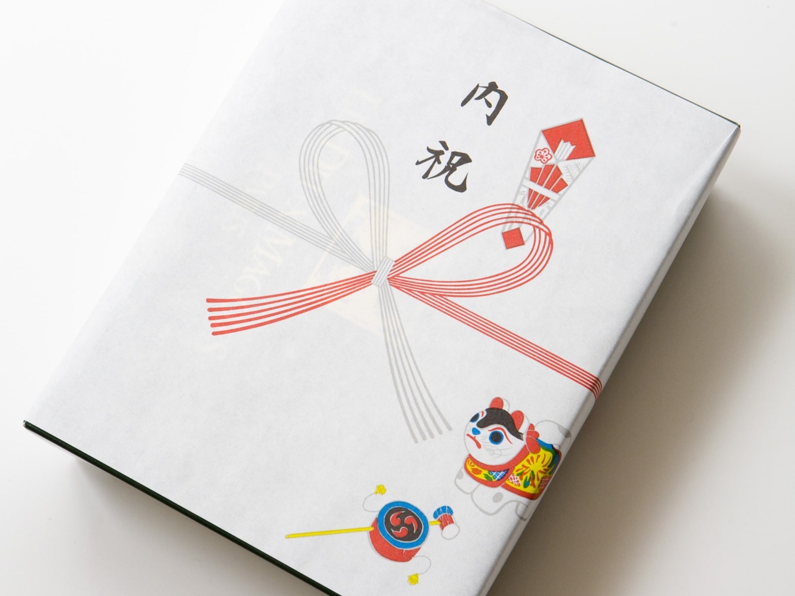 祝い事が重なると、送り先ごとに「内祝い」を手配するのは大変な作業です ※画像出典:PIXTA