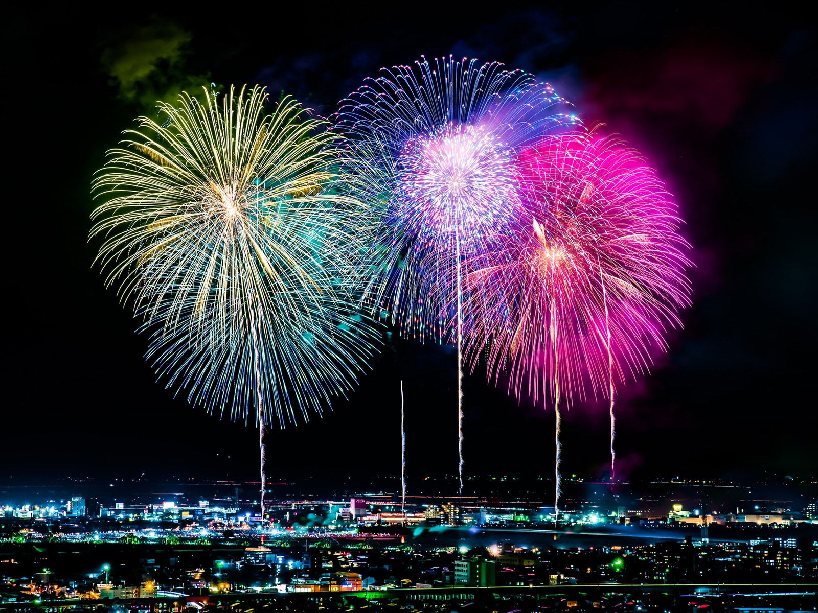 2025年の花火大会、おすすめは?