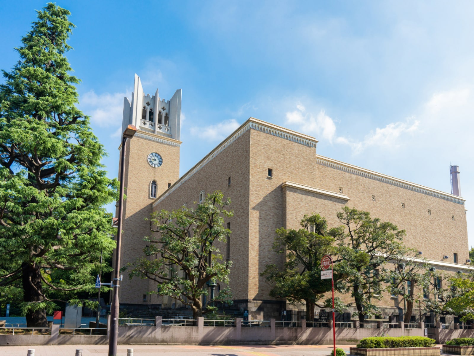 東日本出身者に聞いた「子どもに行ってほしい大学」ランキング