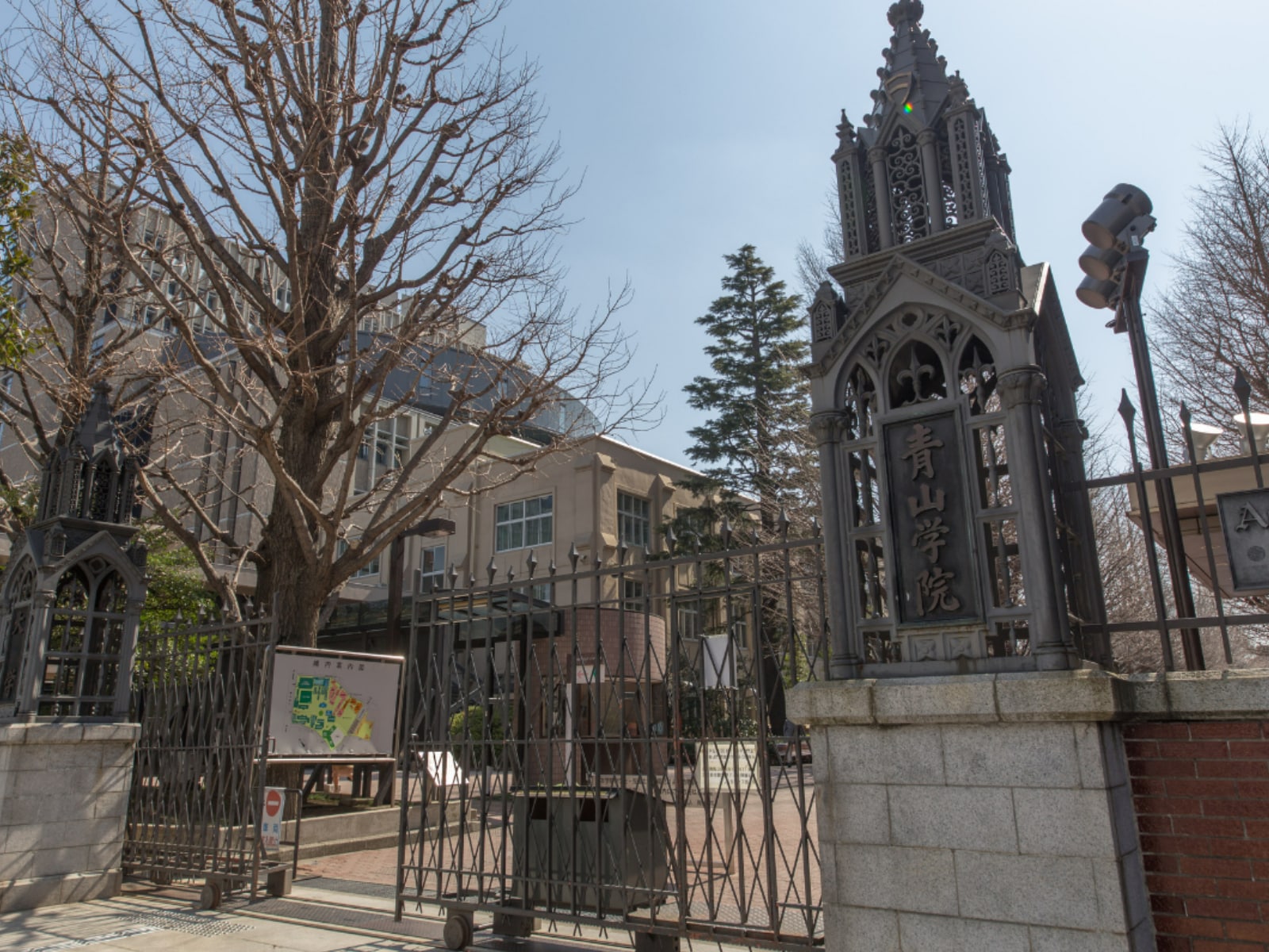 西日本出身者に聞いた「お金持ち」なイメージがある大学ランキング