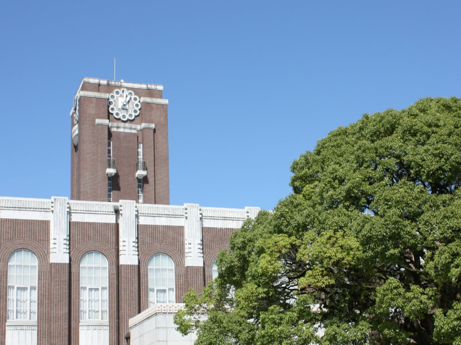 西日本出身者に聞いた「子どものパートナーだったらうれしい」と思う相手の出身大学ランキング