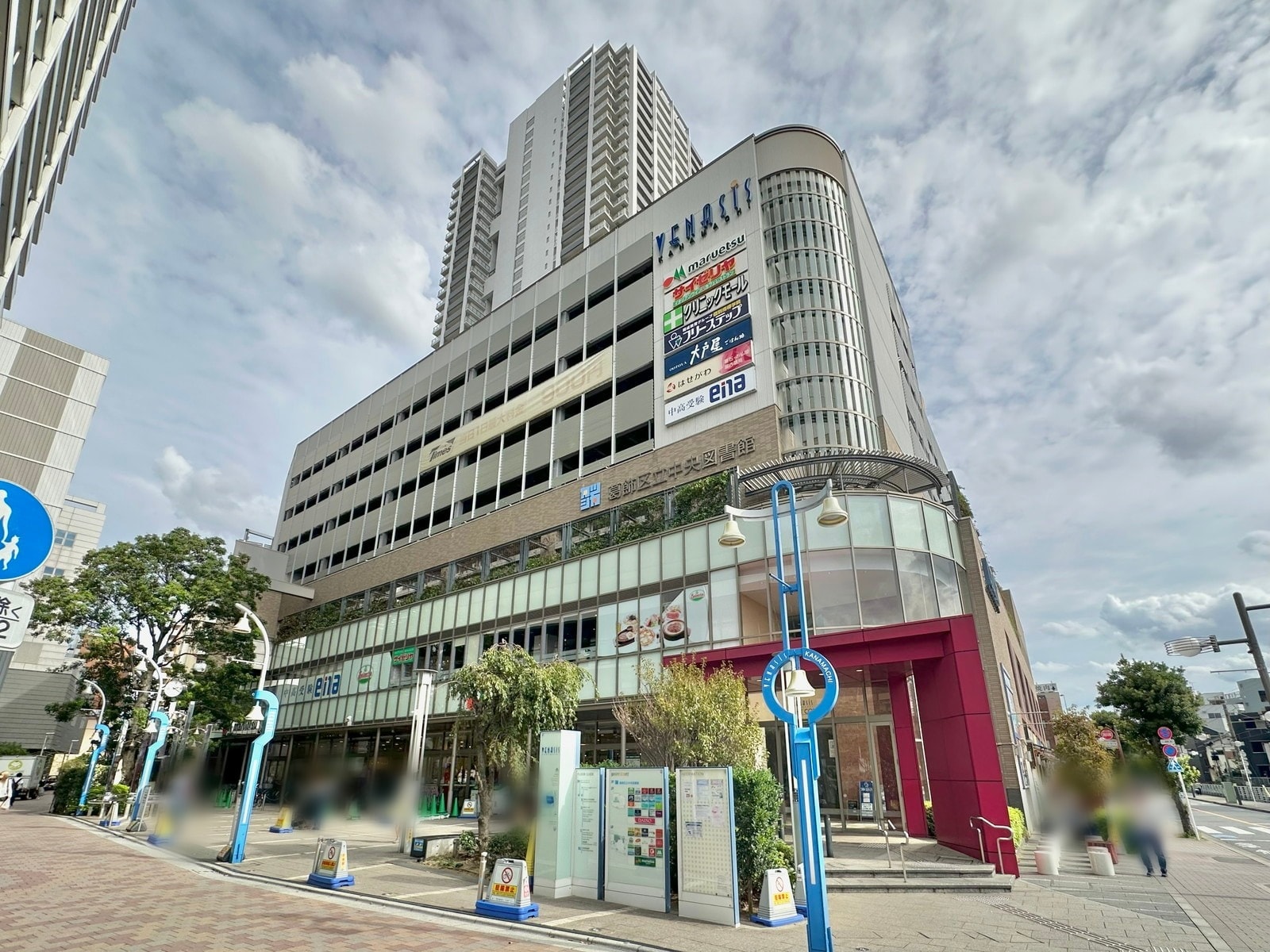 タワマンの奥にまたタワマン