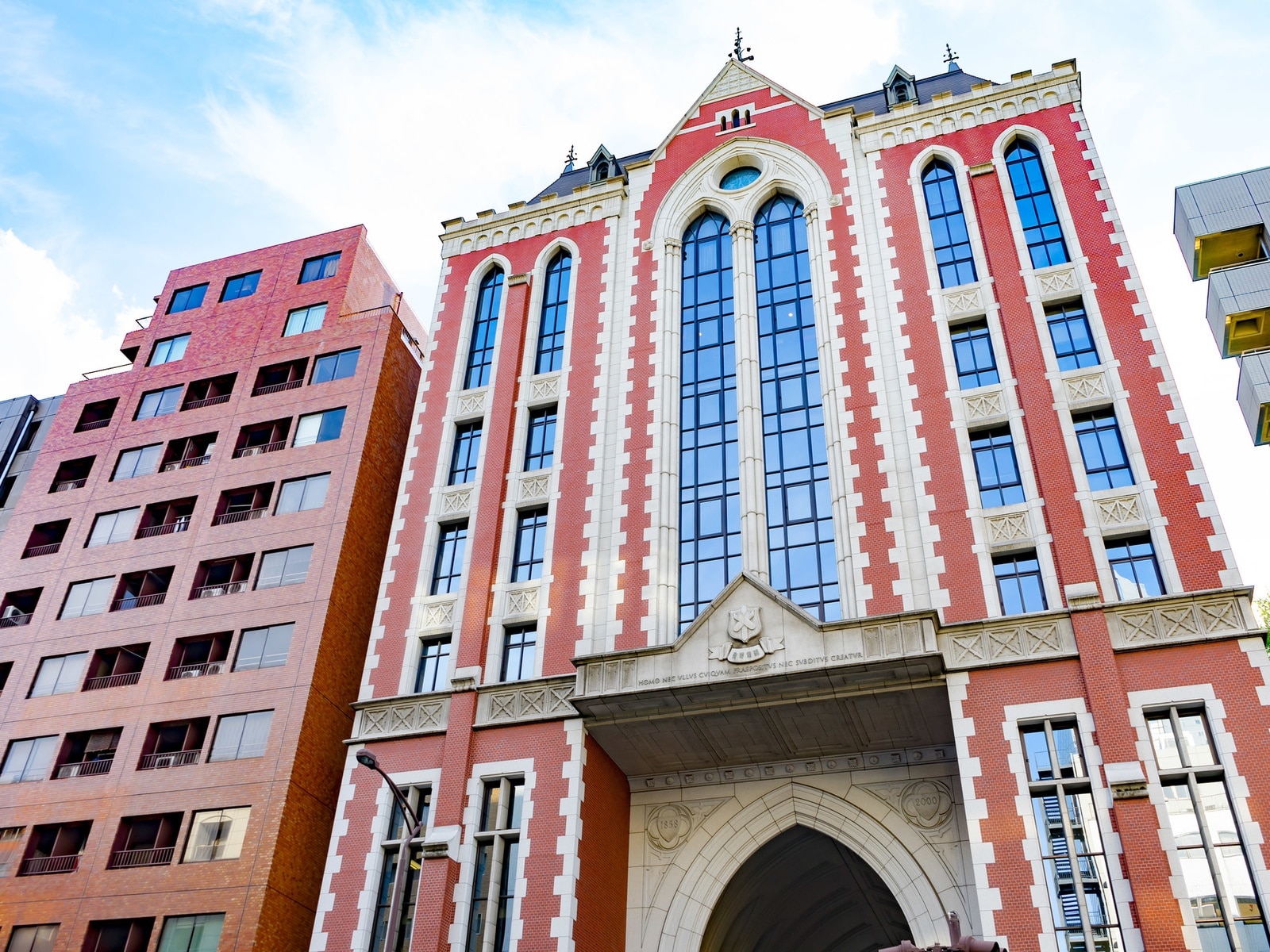 「文系分野で就職に有利」だと思う日本の大学ランキング