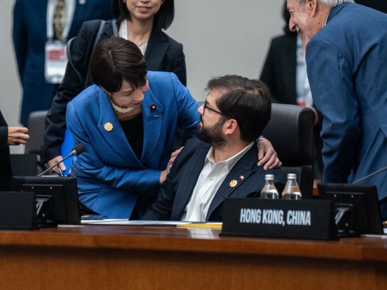 高市首相（左）とチリのボリッチ大統領（画像出典：ガブリエル・ボリッチ大統領公式Xより）