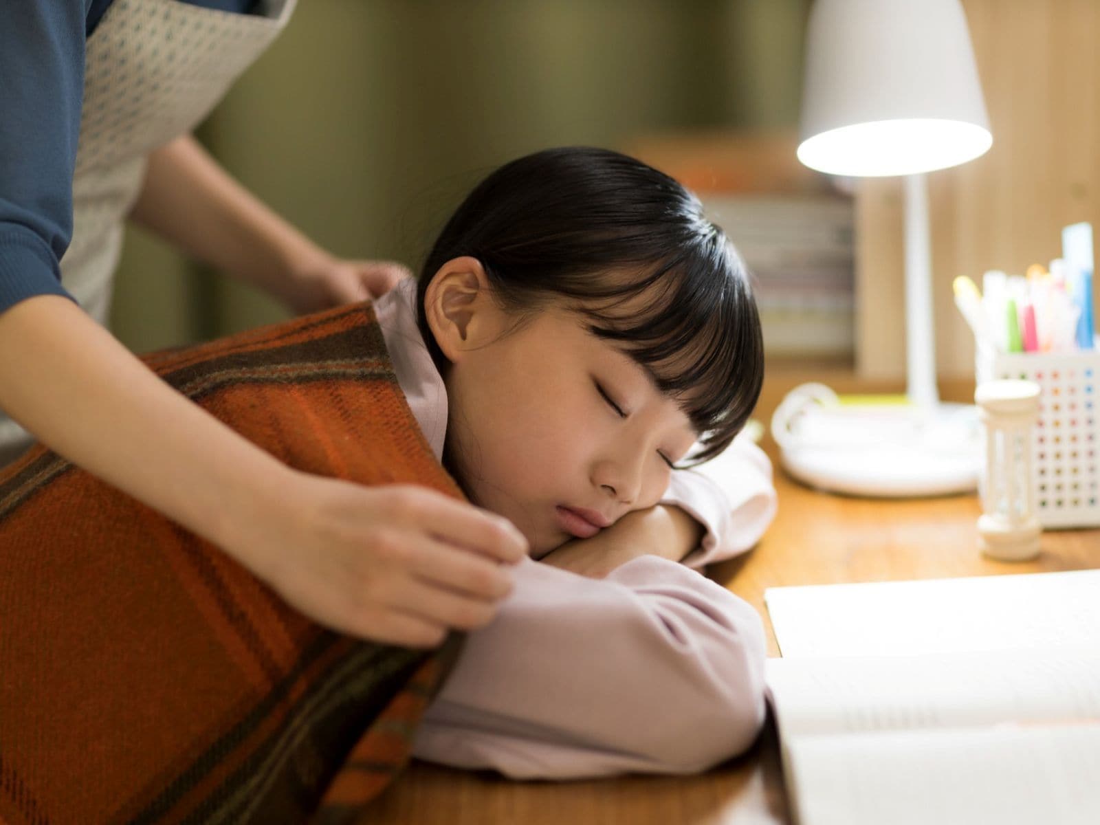 “睡眠と勉強”どちらを優先？「やること多すぎて眠れない…」ときのスケジュール管理術をプロが解説！（画像出典：PIXTA）