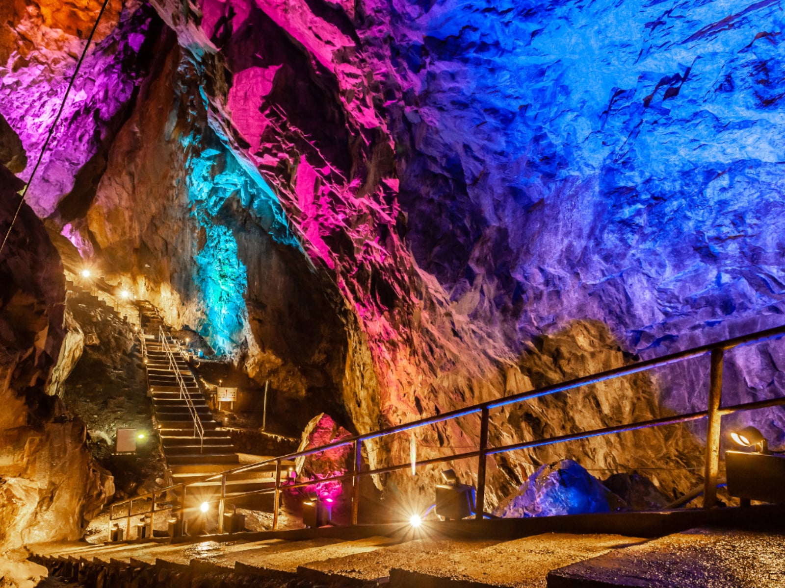 「絶景だと思う「日本の洞窟」」ランキング