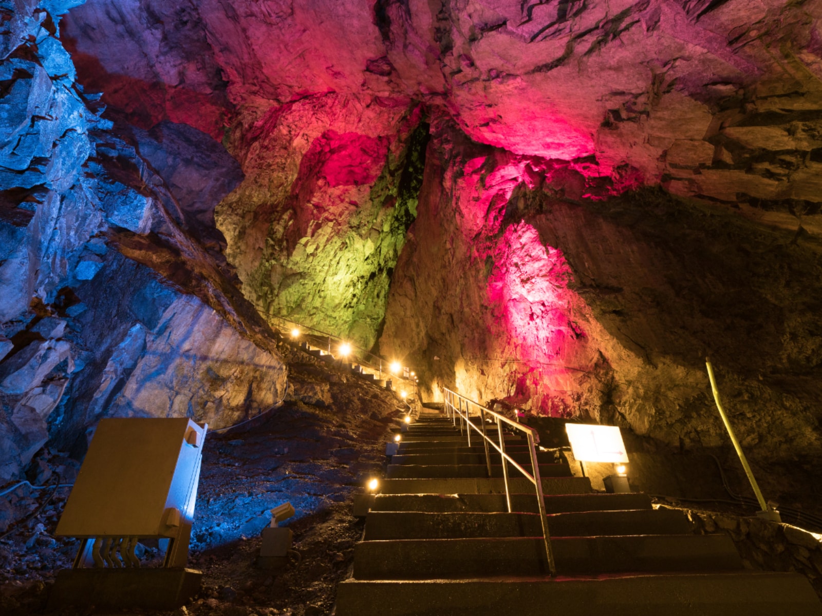 「好き＆行ってみたい「日本の洞窟」」ランキング