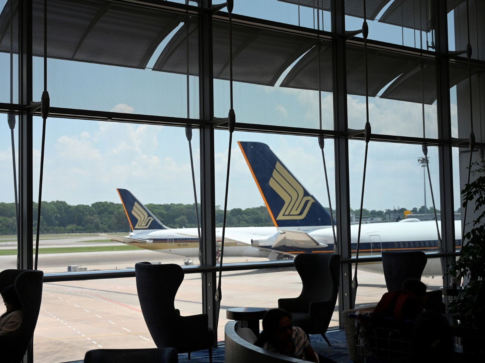 シンガポールは、空港周辺での撮影に厳しく、容赦なく罰金が科せられる