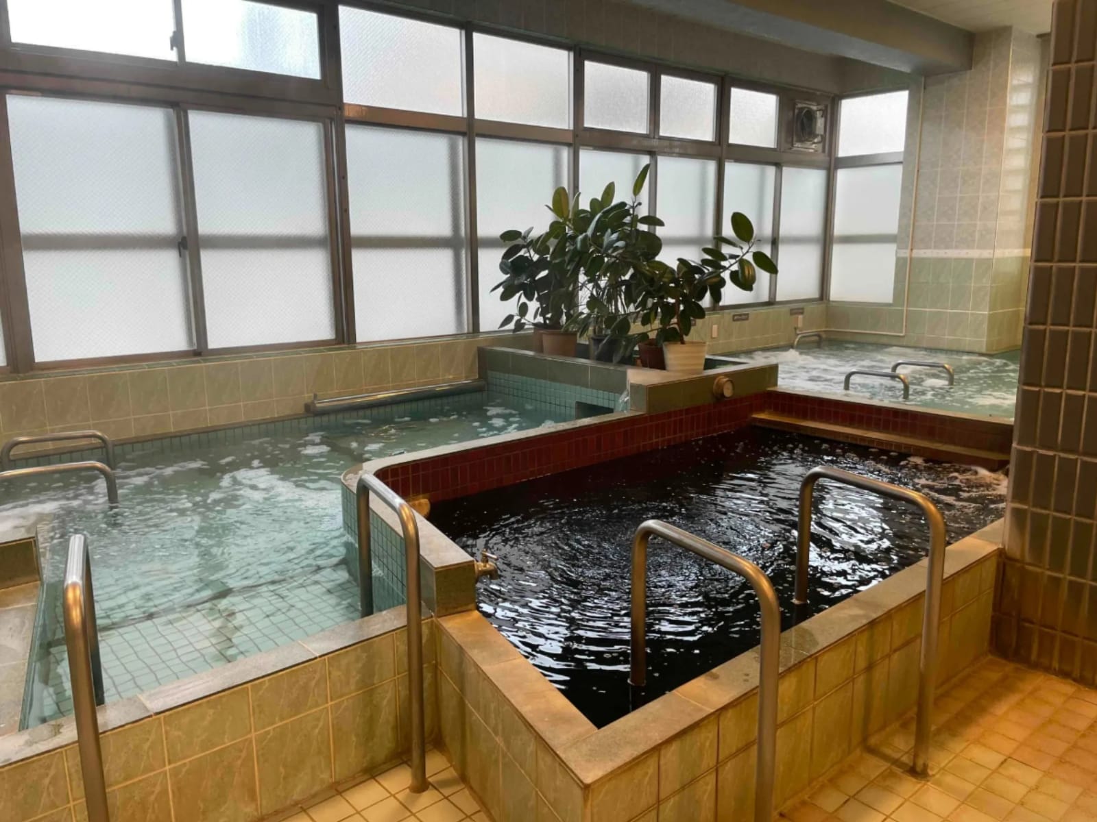 「横浜天然温泉くさつ」公式Webサイトより