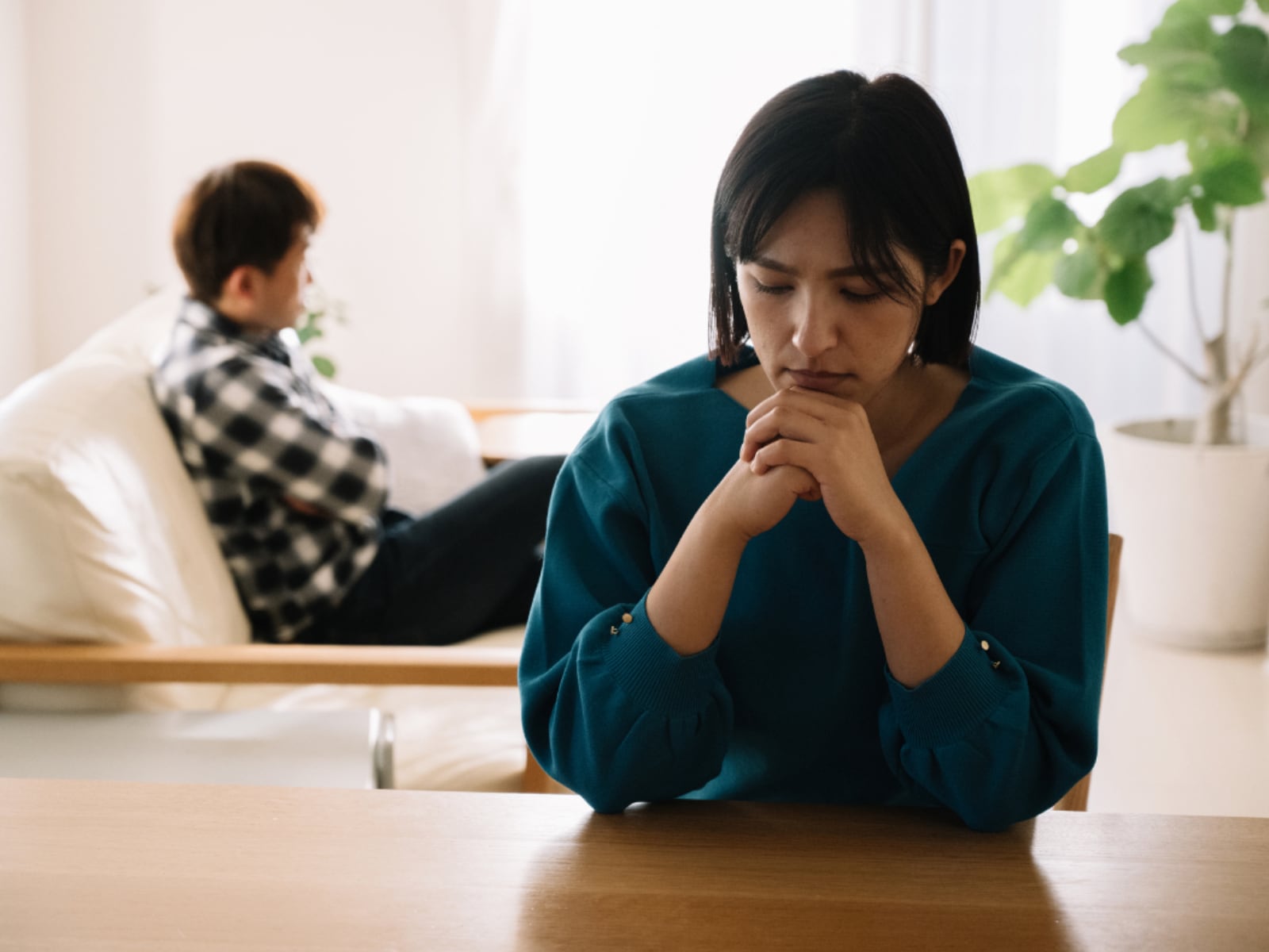 パートナーの転勤が決まりました。仕事を辞めてついていくべきか迷っています…。