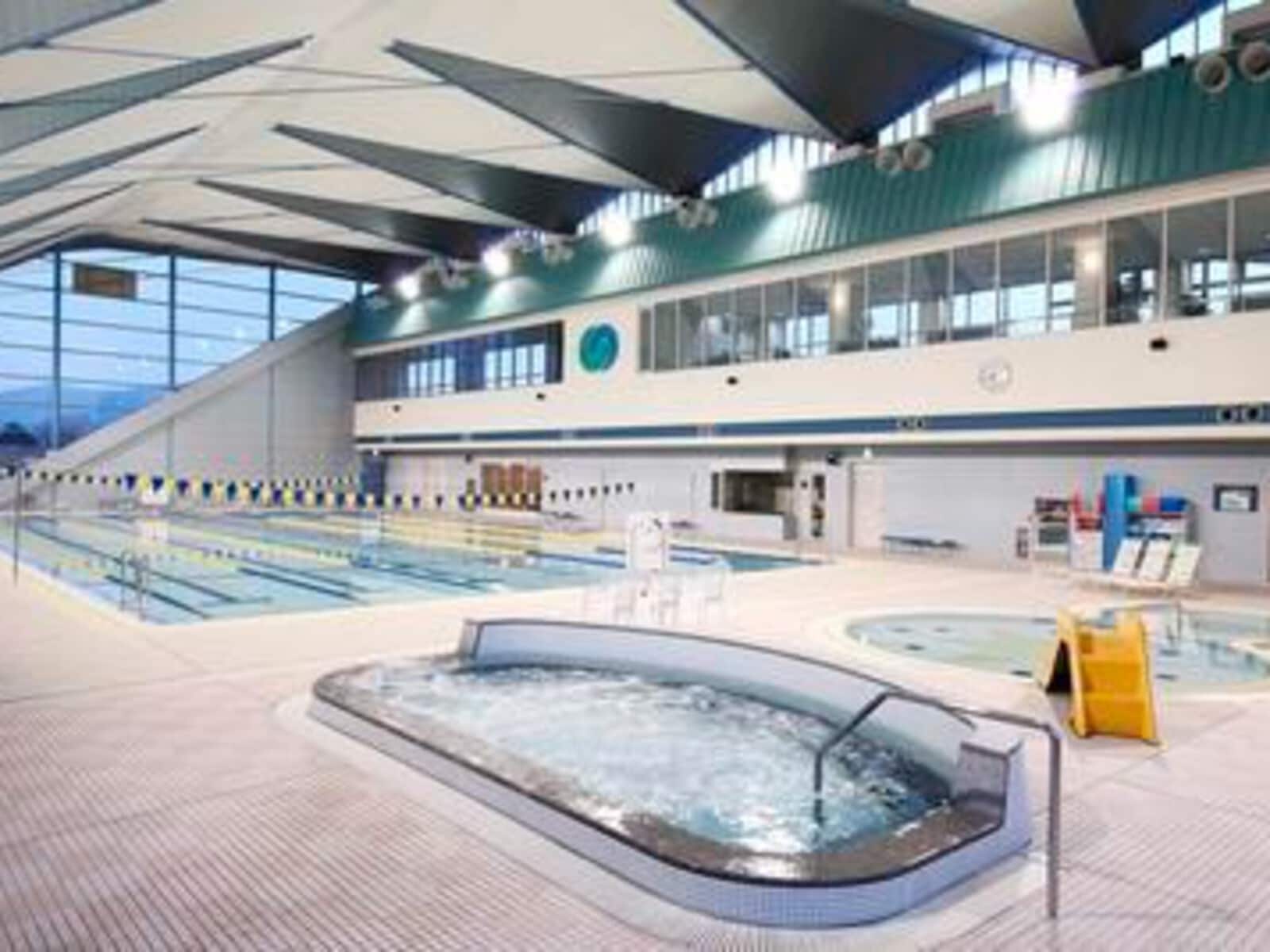つくばウェルネスパークの屋内温水プール（画像出典：つくば市公式サイト）
