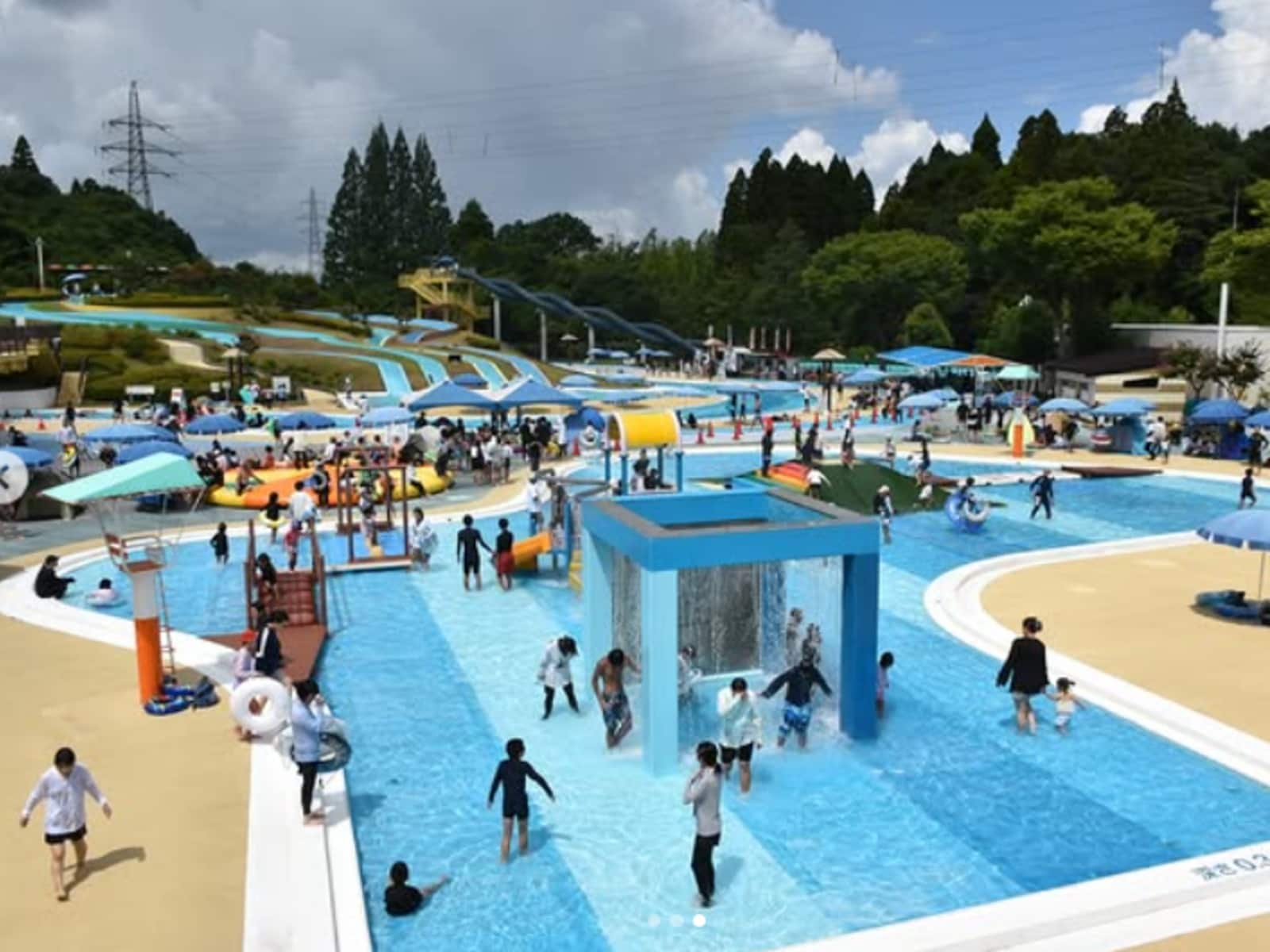 県民公園太閤山ランド プール広場