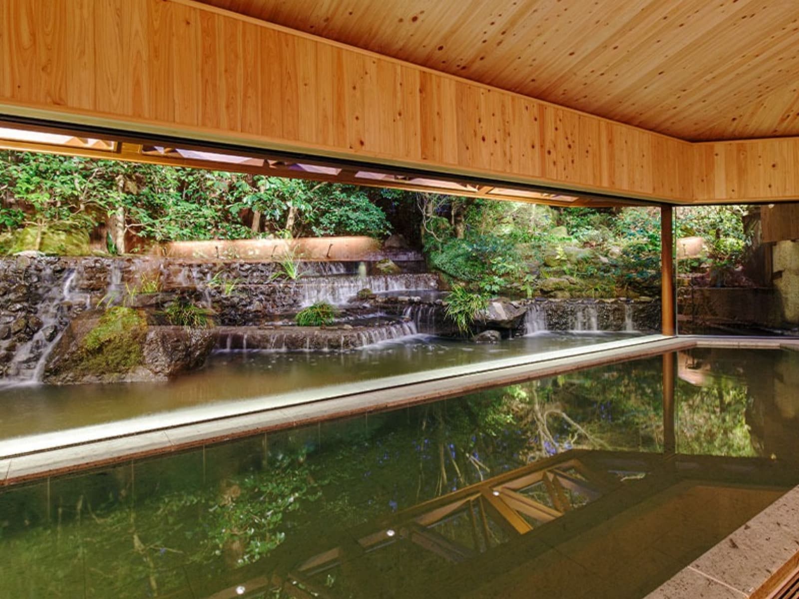 「嬉野温泉 椎葉山荘」公式Webサイトより