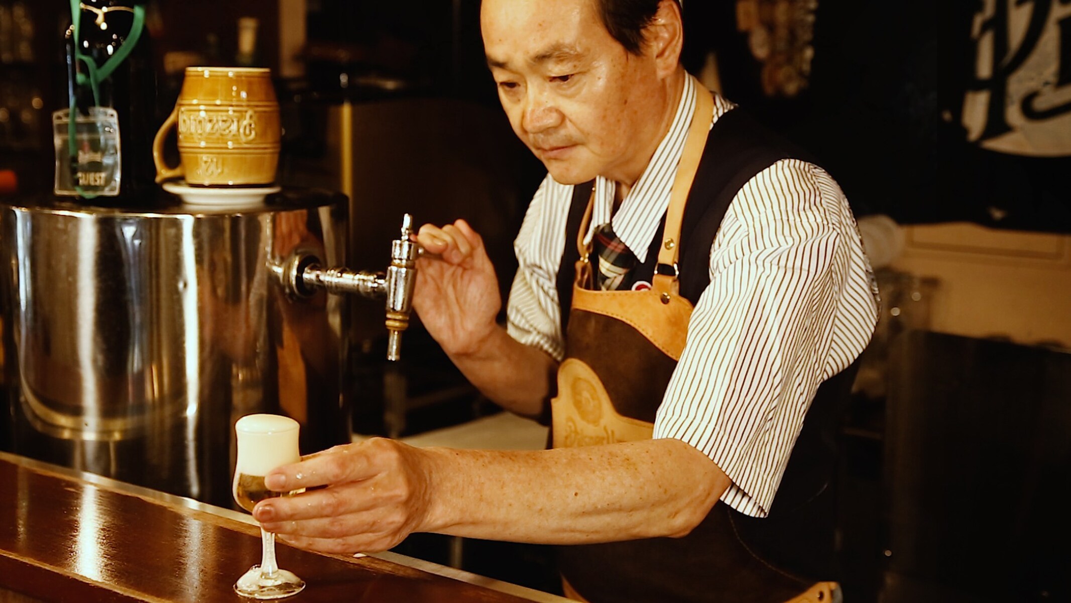 「缶ビールが美味しくなる注ぎ方」を名サーバー・松尾光平が伝授！