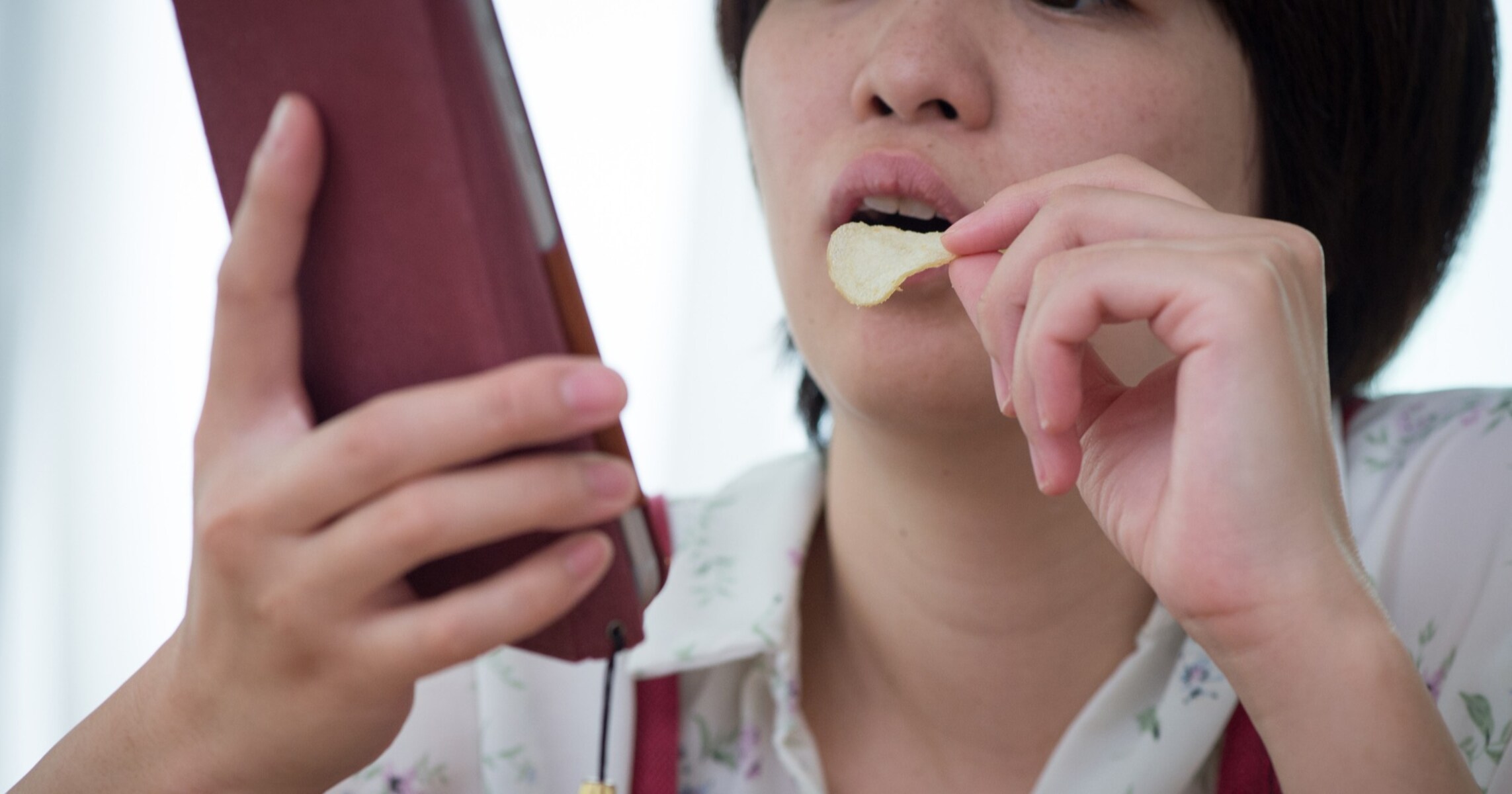 「ソファーで昼寝したり煎餅かじったりってのは、子どもが成長してからの話で…」専業主婦への固定概念に対する悲しみに、納得の声相次ぐ