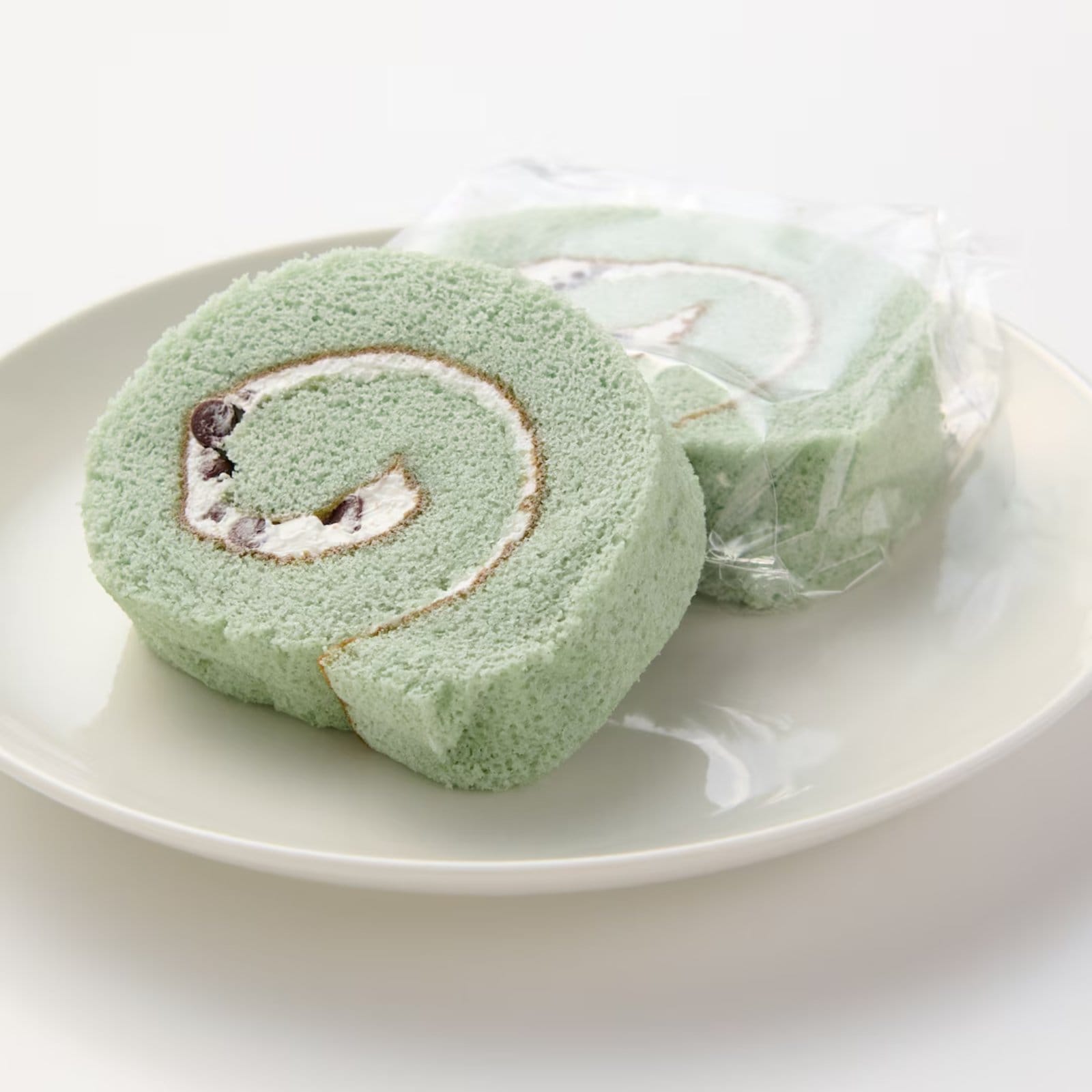 【無印良品】ミント生地が爽快！新作「チョコミントロールケーキ」の贅沢な味わい