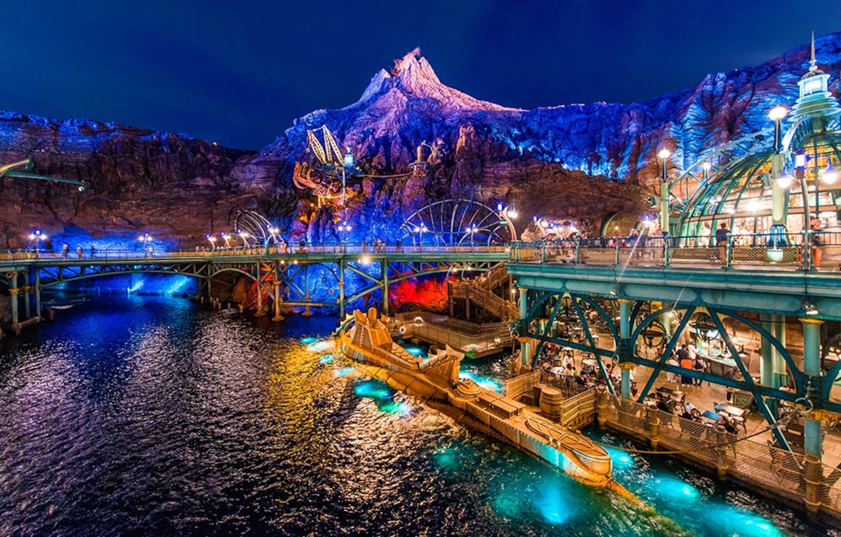 Which Park Is Better Tokyo Disneyland Or Disneysea