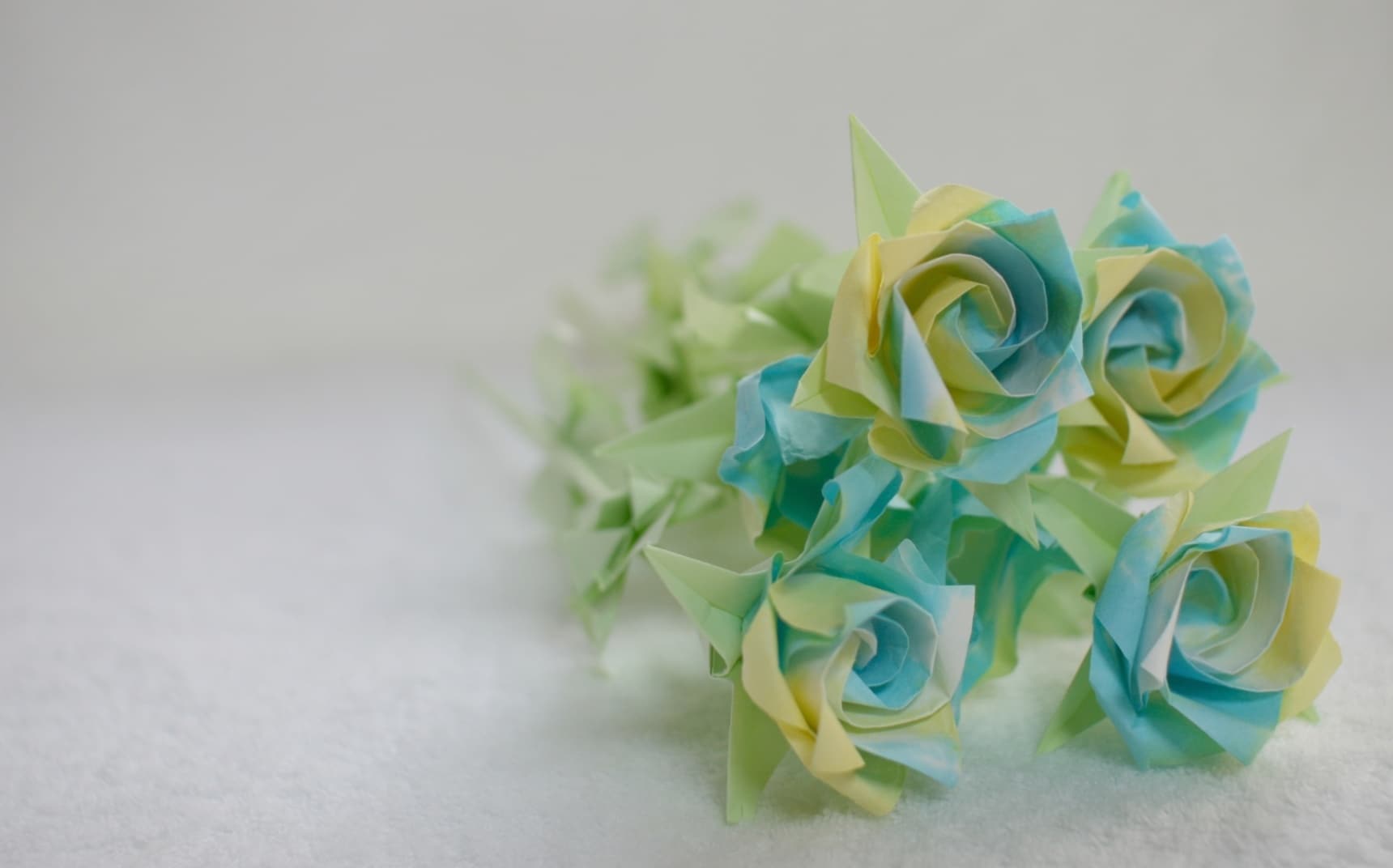 How to make origami rose paper flowers