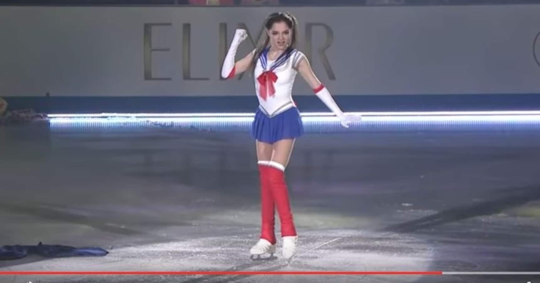 Ice Skater Becomes Sailor Moon in Routine