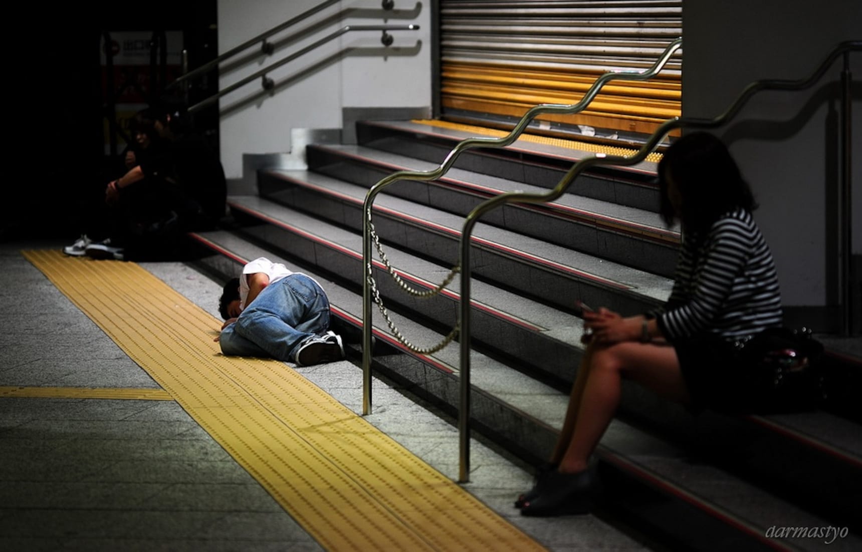 5 Places to Hang When You Miss Your Last Train