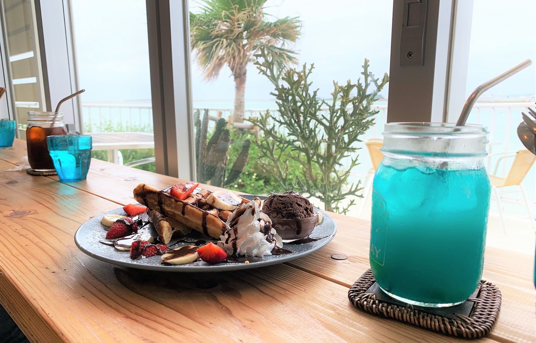 【沖繩自由行】神之島上的夏威夷!到「瀨長島Umikaji Terrace」來個悠閒的下午茶