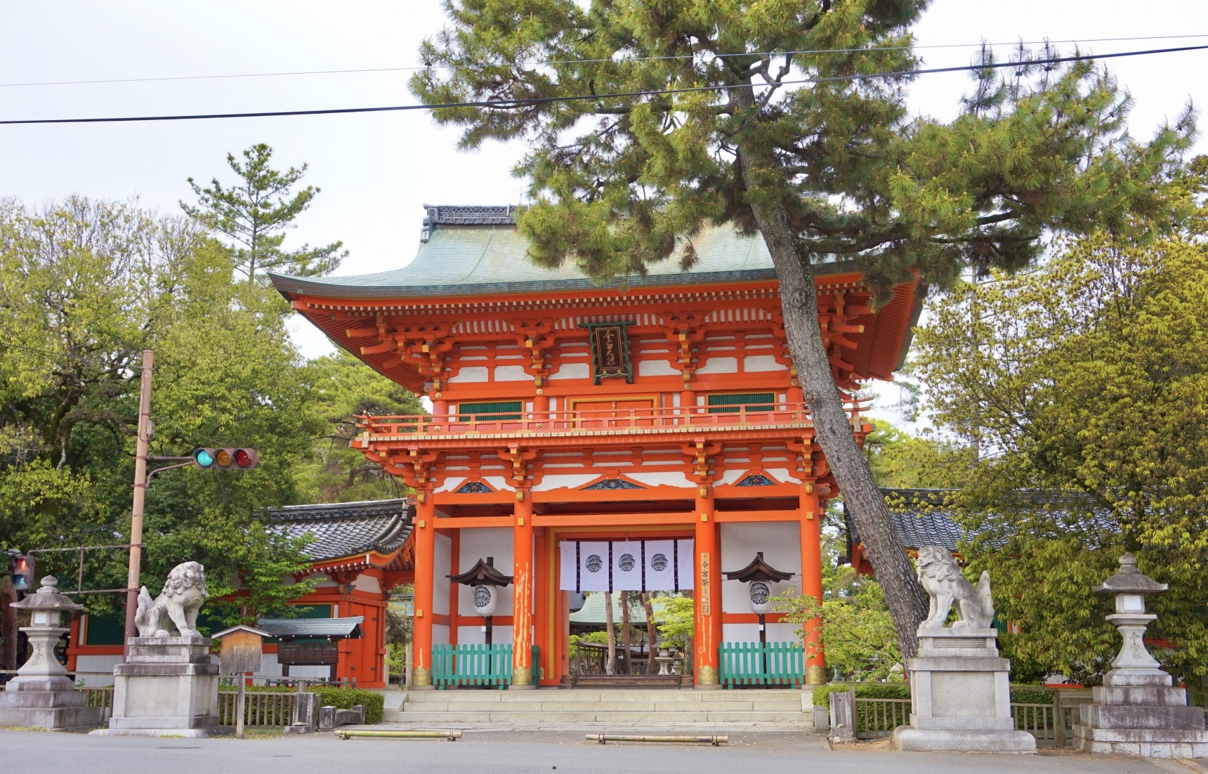 京都 祈願嫁入豪門的神社 今宮神社 與流傳千年的美食 一文字屋和輔 烤糰子 All About Japan