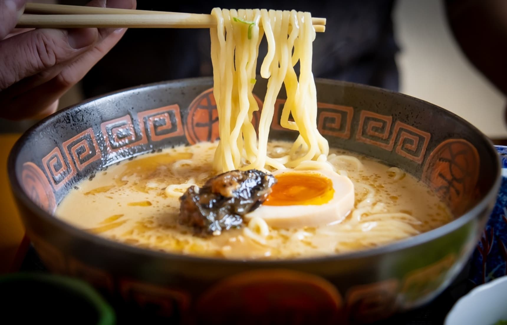 【食在東京】百分百的鰻魚拉麵!樂於不斷突破框架的鰻魚店「八兵衛」