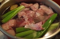 牛すじ肉のデミグラスソース煮込みレシピ 圧力鍋でトロトロに 家飲みおもてなしレシピ All About