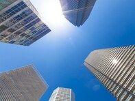 暑すぎて「北向き」物件が注目される日本、同じく酷暑でもヨーロッパで「南向き」が好まれるワケ