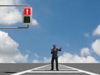 知ってる人は貯まる！やってはいけないお金のルール10