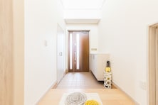 あなたの家は大丈夫？ 金運が下がる玄関の特徴