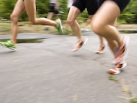 【世界陸上】厚底特許シューズでNIKEを打倒!? マラソンで「asics」が“ゼロ”から逆襲できた理由