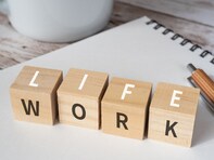 高市首相の「ワーク・ライフ・バランス捨てる」に疑問。“捨てざるを得ない”女性の嘆きとは