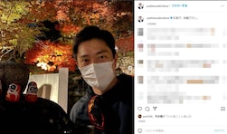 吉村洋文知事、夜に紅葉を楽しむ自身の写真に「知事が、綺麗だぜぃ」「紅葉デートしたいぜぃ」の声