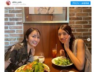 矢田亜希子、小沢真珠とのランチデート写真に「なんかスゴイツーショット」「まるで美人姉妹ですね」の声