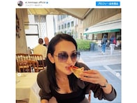 冨永愛、ピザを頬張る姿が反響！ 「食べる姿もカッコいい」「いつ見ても綺麗」