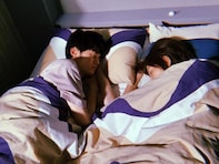 川口春奈、鈴鹿央士とベッドで眠る“胸キュン”ショットに反響！ 「息止まりました」「最高です」