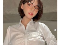 深田えいみ、ボディライン際立つスーツ姿を公開！ 「めっちゃ美しいですね」「とってもセクシー」と反響