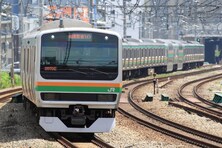 「地方出身者には地獄絵図」行きの通勤で満員電車が苦痛な首都圏の路線ランキング、1位は？