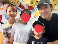 「最高すぎる家族」中田敦彦の妻・福田萌、シンガポールで開いた息子の誕生日会で家族ショットを公開！