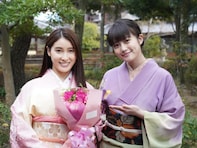 土屋太鳳＆今田美桜、着物姿の“母娘”ツーショット披露！ 「美しいお母様と可愛い娘」「天使が2人！？」